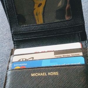 Small Michael khors wallet
